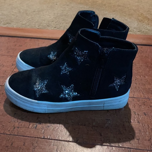 Girls black boots with silver stars - Picture 2 of 2